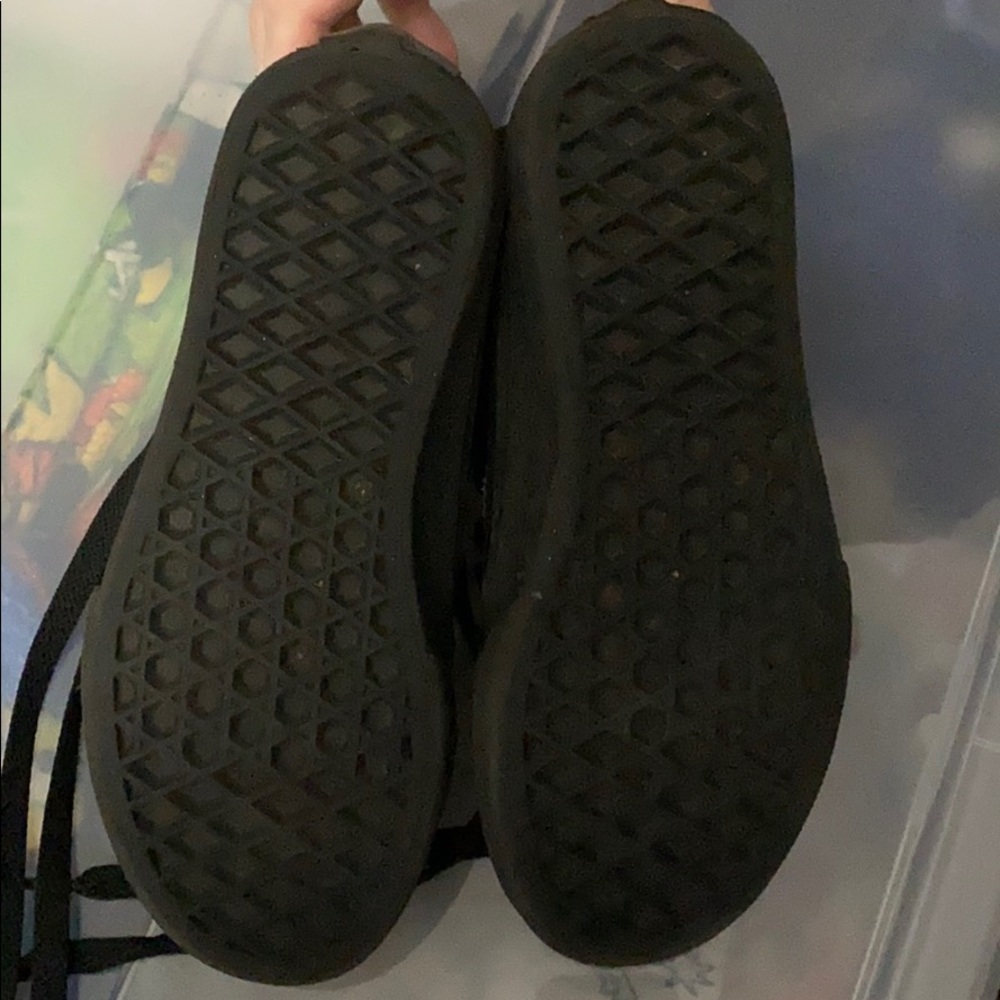 Vans - Picture 2 of 3